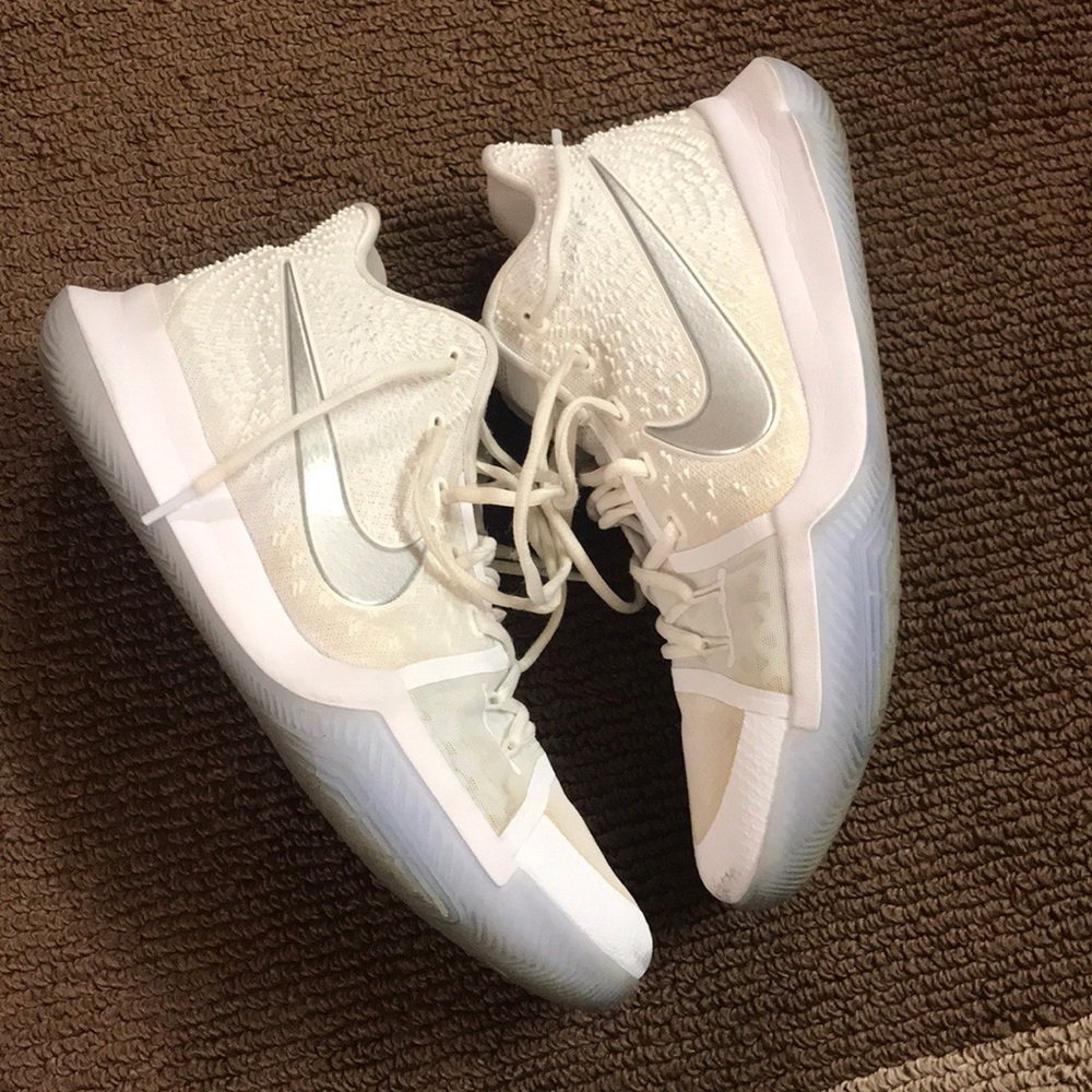 Kyrie 3 White Chrome